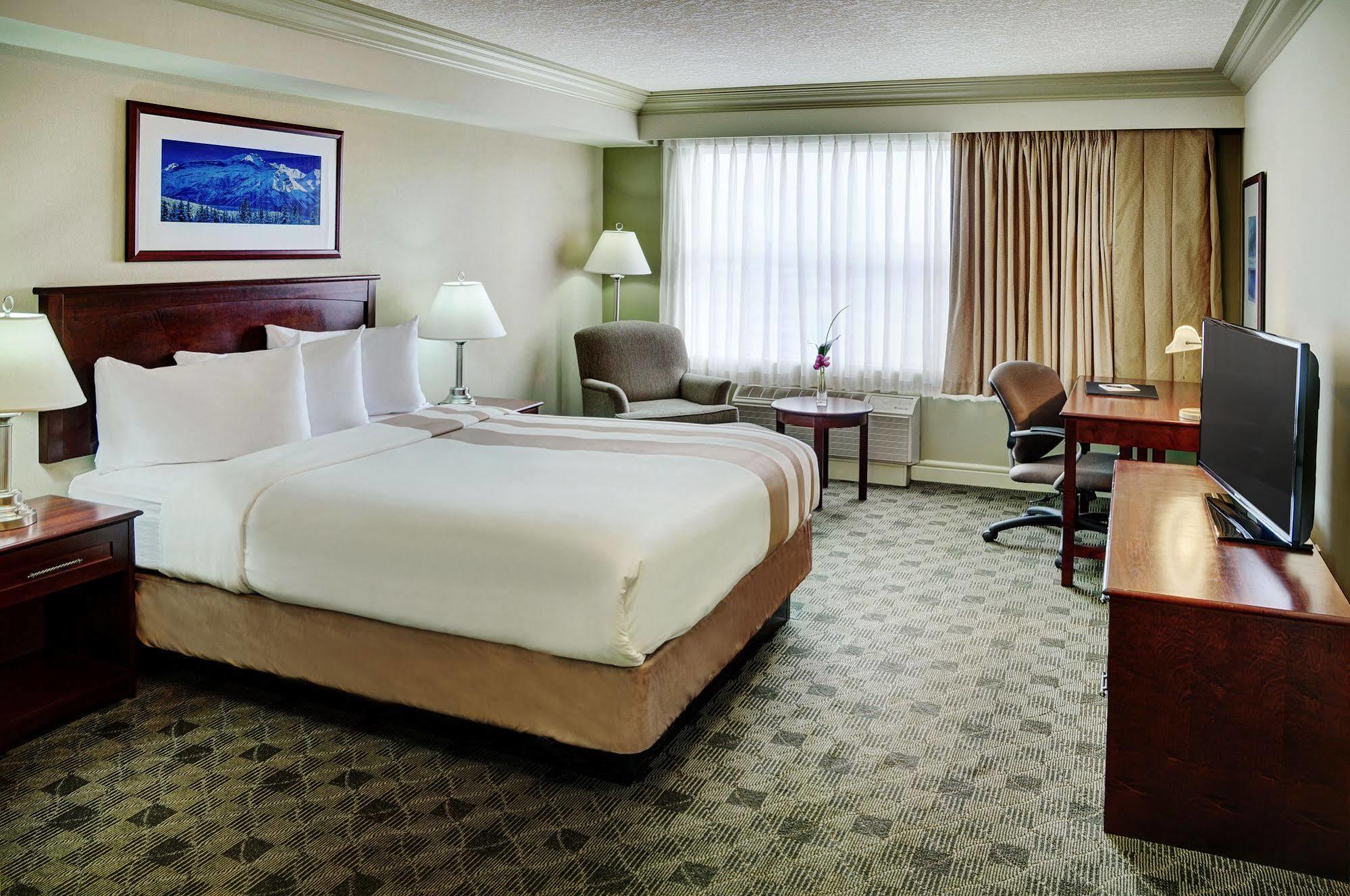 Chateau Nova Kingsway Edmonton Dış mekan fotoğraf